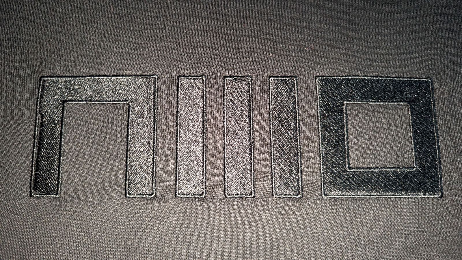 Stoff³ Firmenkleidung – bestickte Poloshirts und Jacken aus Kassel