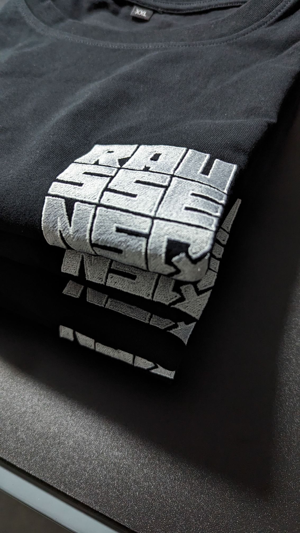 3D-Stickerei Beispiel – erhabenes Motiv mit Puff-Foam, Stoff³ Kassel