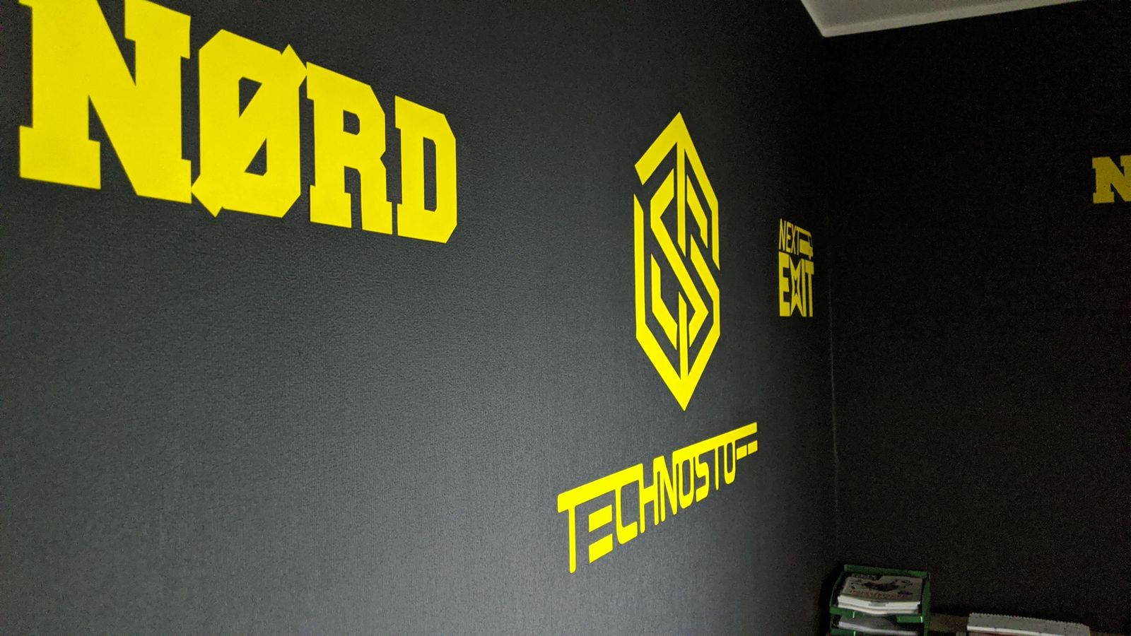 Wandtattoo Detailansicht – Vinylfolie von Stoff³ Kassel